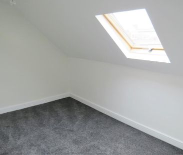 3 bedroom flat to rent - Photo 2