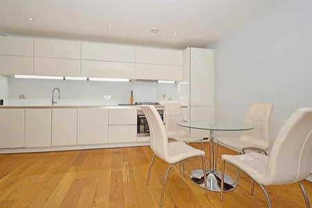 2 bedroom apartment within a contemporary building with a private terrace - Photo 5