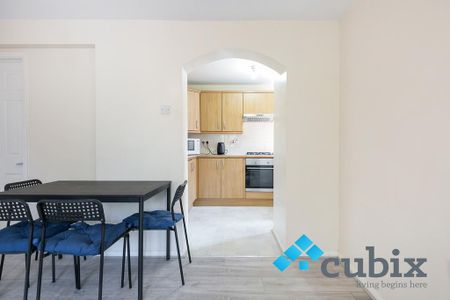 3 bedroom flat to rent - Photo 4