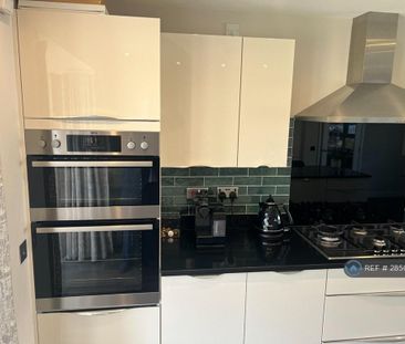 5 bedroom detached house to rent - Photo 6