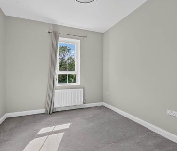 A6 Quarter Wood, 121 Old Dundonald Road, Belfast, BT16 1DL - Photo 5