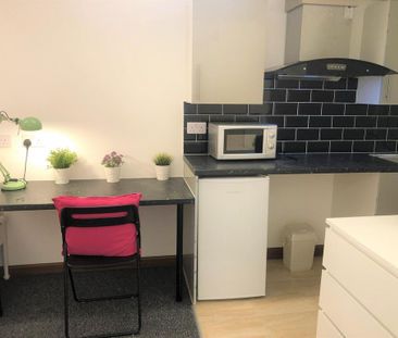 Studio to rent - Photo 6