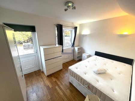 3 Bedroom Flat To Rent - Photo 2