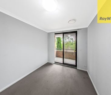 Spacious Tri-Level Townhouse - Light-Filled and Conveniently Located - Photo 3