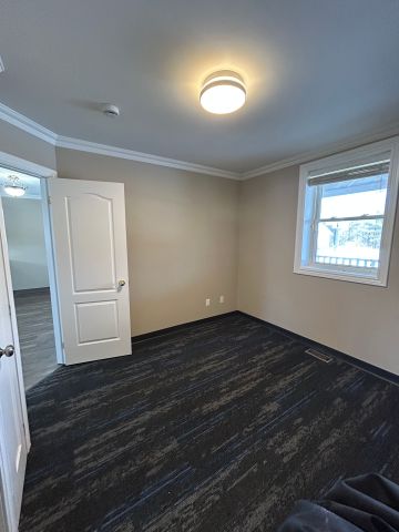 For Lease - 1587 Brock Road, Hamilton, Ontario - Photo 2