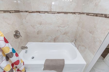 For Lease - 2018 Quincy Avenue, Beacon Hill North - South and Area, Ontario - Photo 2