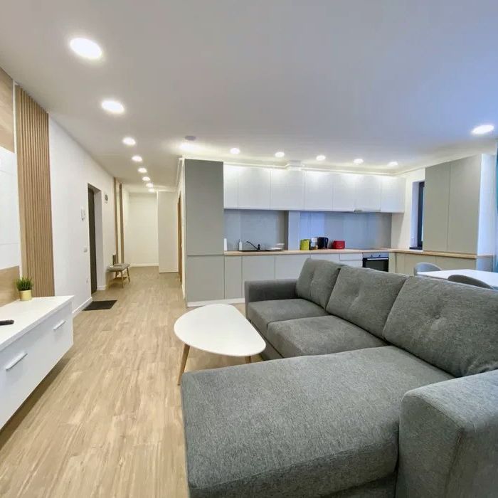 Apartament 2 camere cu parcare și terasă cu servicii hoteliere - Fotografie 1