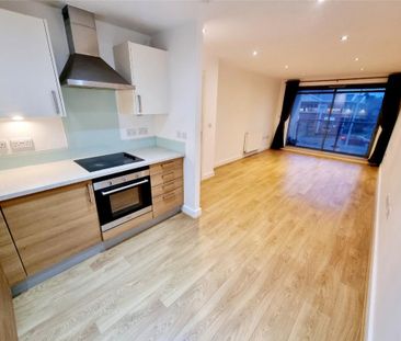 2 bedroom flat to rent - Photo 3