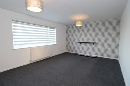 To Let 2 Bed Flat - Photo 4