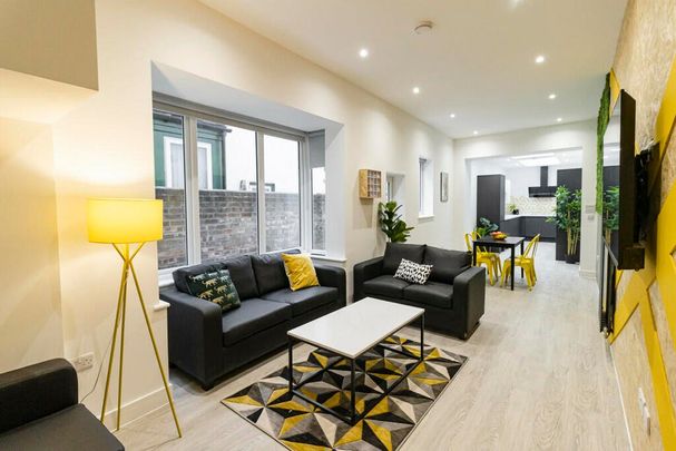 8 bedroom terraced house to rent - Photo 1