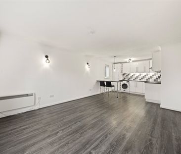 Cobham Gate, Freelands Road, KT11 - Photo 4