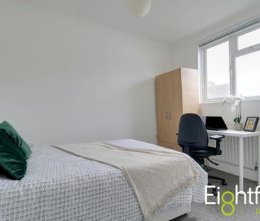 5 bedroom terraced house to rent - Photo 5