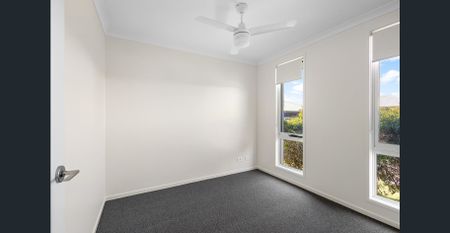 Modern Family Home, Freshly Painted & New Carpet - Photo 4