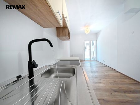 Pronájem bytu 1+kk a garsoniéry 36 m², , Račetice - Fotografie 5