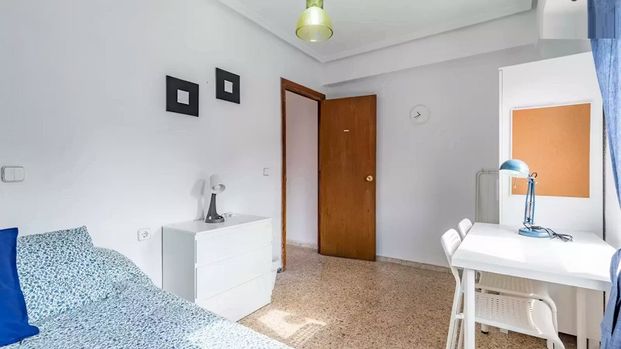 Calle Campoamor, Valencia, Valencian Community 46022 - Photo 1