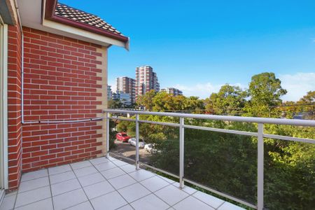 2 Bedroom Unit in the Heart of Burwood - Photo 3