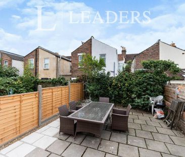 4 bedroom terraced house to rent - Photo 3