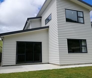 Churton Park 4 bedrooms plus study + 3 bathrooms - Photo 6