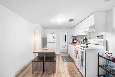 Detached Home For Lease | E8332698 - Photo 3