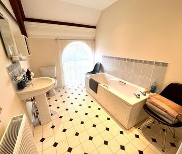 2 bedroom Flat To Let - Photo 4