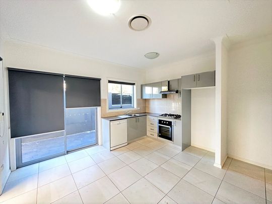 Gorgeous 2 Bedroom Granny Flat in Bardia - Photo 1