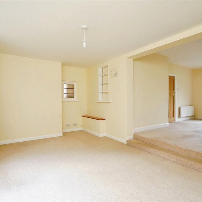 4 bedroom detached house to rent - Photo 1