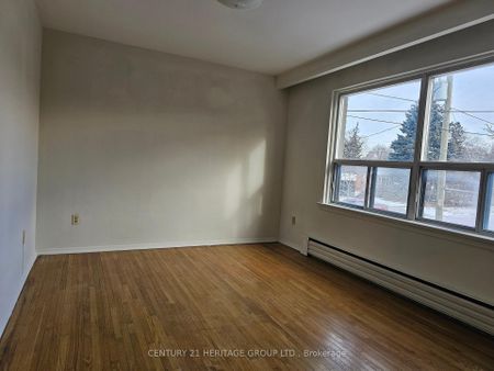 For Lease - 423 Pharmacy Avenue Unit# 3, Toronto, Ontario - Photo 2