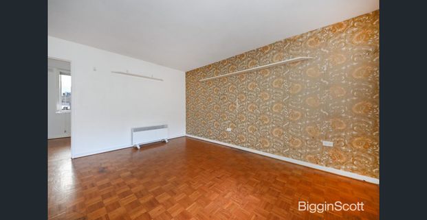 Stylish & Convenient Ground Floor Living - Photo 1