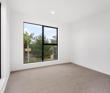 The Ideal Hobsonville living - Photo 5