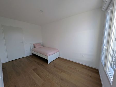 Location Appartement 4 pièces 82m² - Photo 3