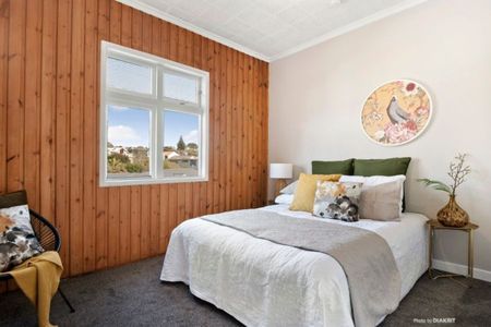 Three Bedrooms in Hataitai - Photo 4