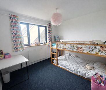 4 bedroom detached house to rent - Photo 2