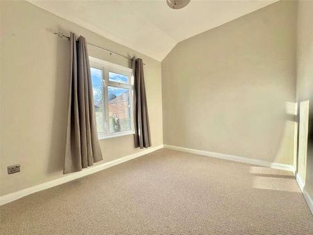 Upper Weybourne Lane, Farnham, Surrey, GU9 - Photo 2