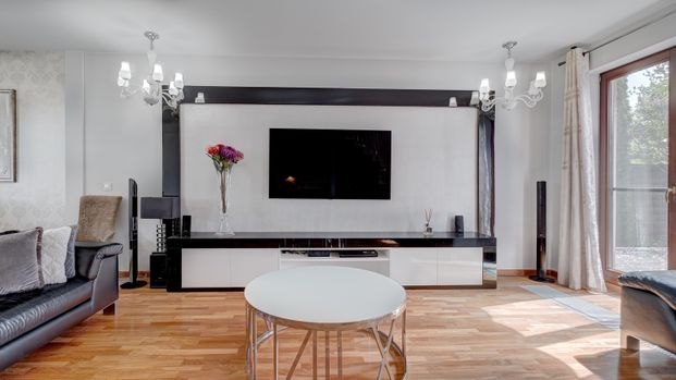 Po remoncie wolnostojący dom Wawer-ul Strzygłowska - Zdjęcie 1