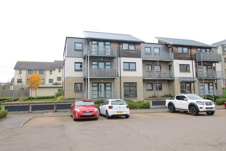3 bedroom flat to rent - Photo 5