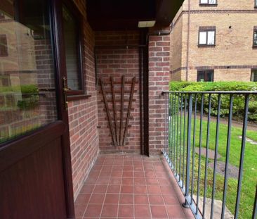 2 bedroom flat to rent - Photo 5