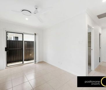 Brand New Family Home with a huge floorplan of 246m2! Only 1.5Km to... - Photo 5