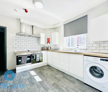 8 bed Semi-Detached House for Rent - Photo 2
