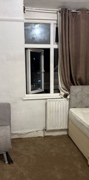 Room in a Shared Flat, Green Lane, IG3 - Photo 1