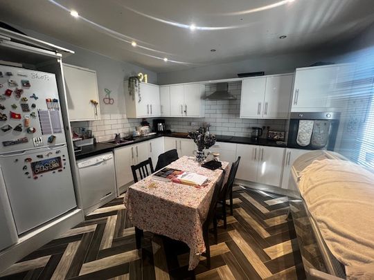 Ash Crescent - Photo 1
