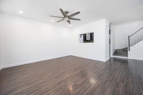 For Lease - 15 Banner Road Unit# M, South of Baseline to Knoxdale, Ontario - Photo 1