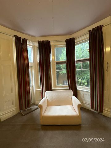 6 bedroom detached house to rent - Photo 2