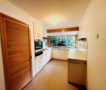 38 Honeysuckle Lane, Woodend, Melbourne - Photo 6