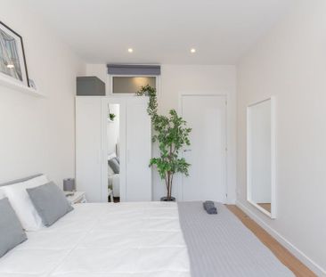 Carrer de Calàbria, Barcelona, Catalonia 08029 - Photo 4