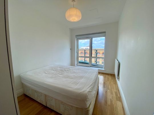 2 Bed Flat, Warren House, W14 - Photo 1