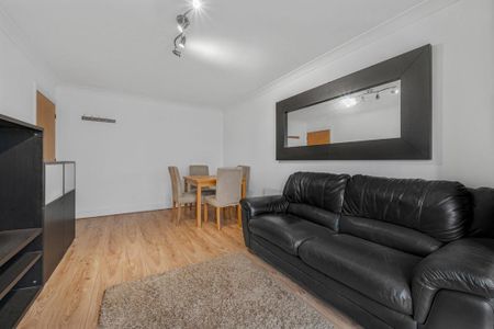 2 bedroom flat to rent - Photo 2