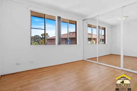 “Great Unit - Double Garage” - Photo 3