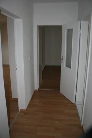 ++ schöne 2-Zimmer-Dachwohnung in ruhiger Wohnlage ++ - Photo 2