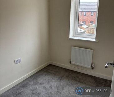 3 bedroom semi-detached house to rent - Photo 2
