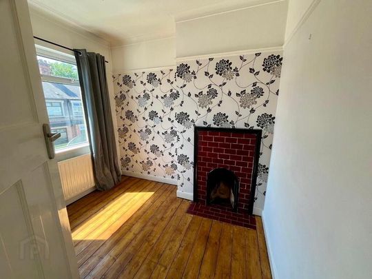 12 Sandown Drive, Ballyhackamore, Belfast, BT5 6GZ - Photo 1